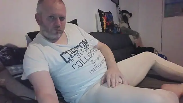 Snapshot of ShyBoy1982 chatting on 22, 2, 2026 ShyBoy1982 online show from 22, 2, 2026