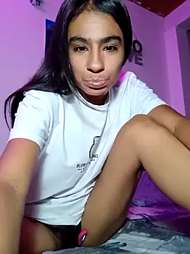 Snapshot of Leslly_ chatting on 8, 3, 2026 Leslly online show from 8, 3, 2026