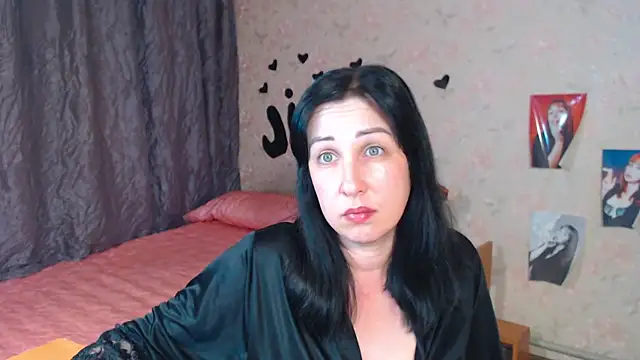 Snapshot of JillStevens chatting on 7, 10, 2025 JillStevens online show from 7, 10, 2025