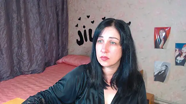 Snapshot of JillStevens chatting on 7, 10, 2025 JillStevens online show from 7, 10, 2025