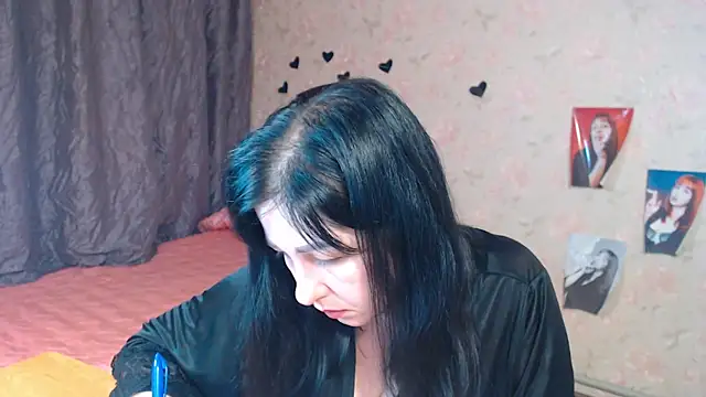 Snapshot of JillStevens chatting on 13, 10, 2025 JillStevens online show from 13, 10, 2025