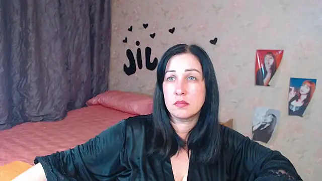 Snapshot of JillStevens chatting on 13, 10, 2025 JillStevens online show from 13, 10, 2025