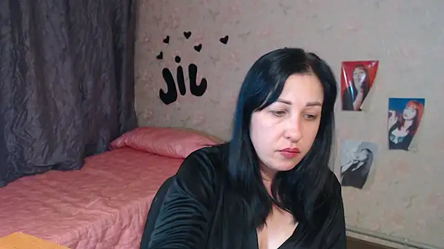 Snapshot of JillStevens chatting on 19, 10, 2025 JillStevens online show from 19, 10, 2025