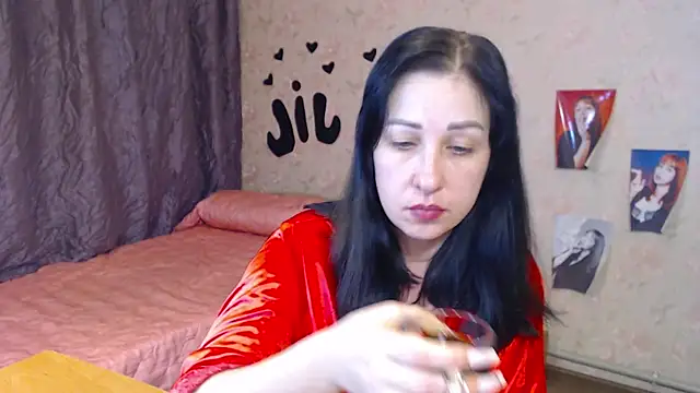 Snapshot of JillStevens chatting on 27, 10, 2025 JillStevens online show from 27, 10, 2025