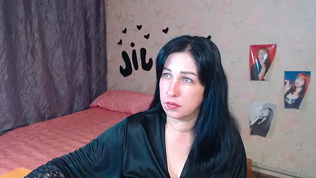 Snapshot of JillStevens chatting on 5, 11, 2025 JillStevens online show from 5, 11, 2025