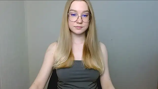 Snapshot of cindi_hot chatting on 4, 4, 2026 cindi hot online show from 4, 4, 2026