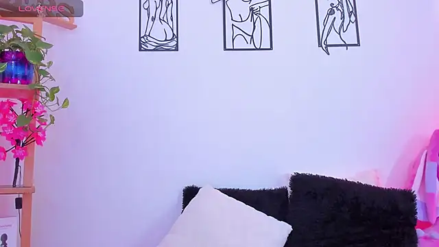 EmillySanders online show from 27, 5, 2026