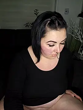 Snapshot of -BonnieBlack- chatting on 5, 2, 2025 -BonnieBlack- online show from 5, 2, 2025