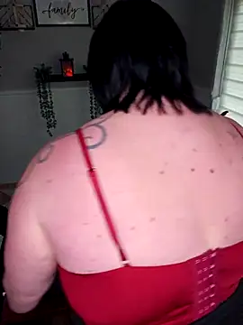 Snapshot of -BonnieBlack- chatting on 7, 10, 2025 -BonnieBlack- online show from 7, 10, 2025