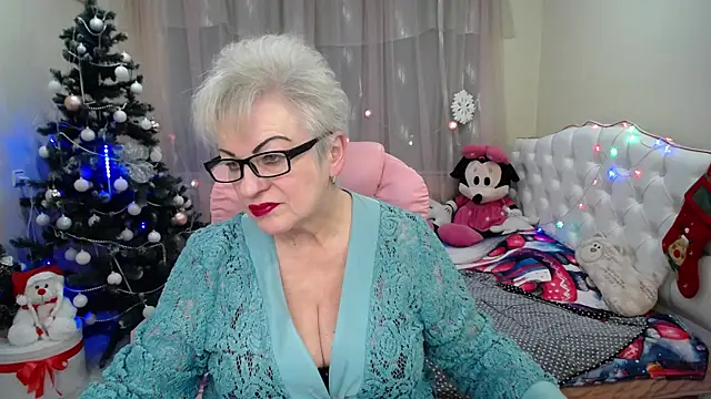 Snapshot of KayleSmoll chatting on 5, 1, 2025 KayleSmoll online show from 5, 1, 2025