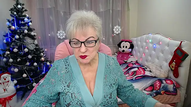 Snapshot of KayleSmoll chatting on 7, 1, 2025 KayleSmoll online show from 7, 1, 2025