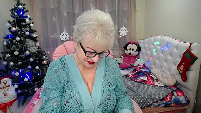 Snapshot of KayleSmoll chatting on 7, 1, 2025 KayleSmoll online show from 7, 1, 2025