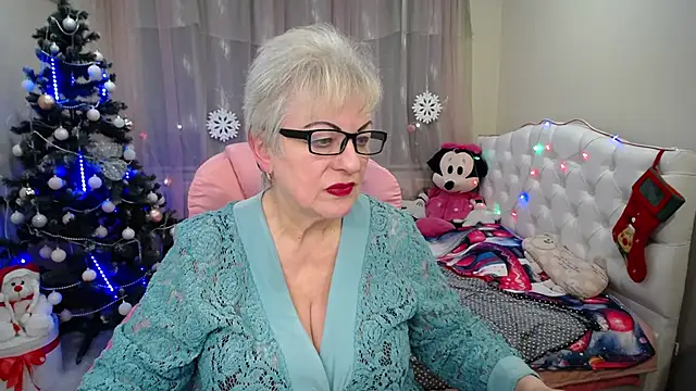 Snapshot of KayleSmoll chatting on 8, 1, 2025 KayleSmoll online show from 8, 1, 2025