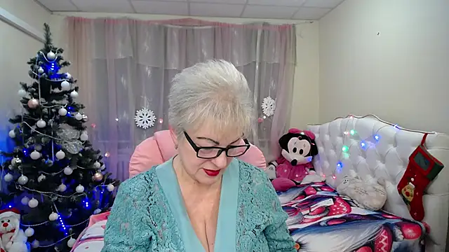 Snapshot of KayleSmoll chatting on 8, 1, 2025 KayleSmoll online show from 8, 1, 2025