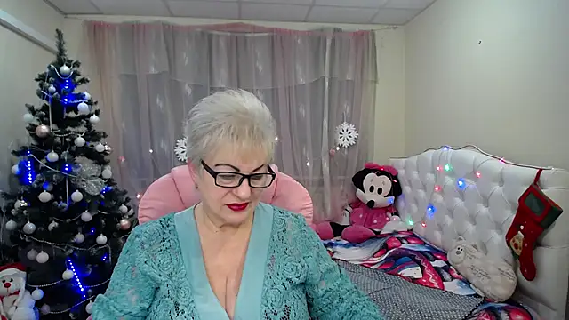 Snapshot of KayleSmoll chatting on 8, 1, 2025 KayleSmoll online show from 8, 1, 2025