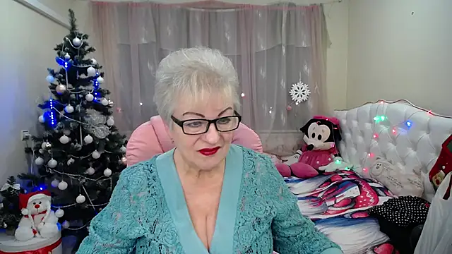 Snapshot of KayleSmoll chatting on 11, 1, 2025 KayleSmoll online show from 11, 1, 2025