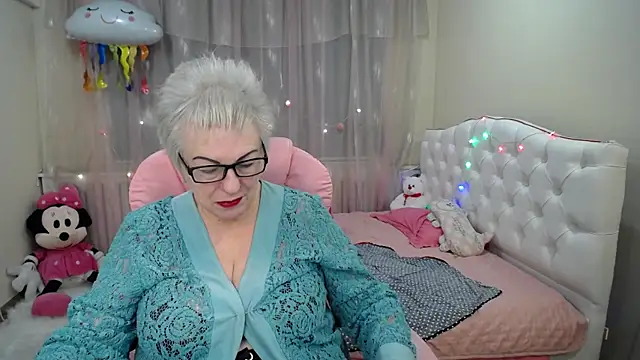 Snapshot of KayleSmoll chatting on 23, 1, 2025 KayleSmoll online show from 23, 1, 2025