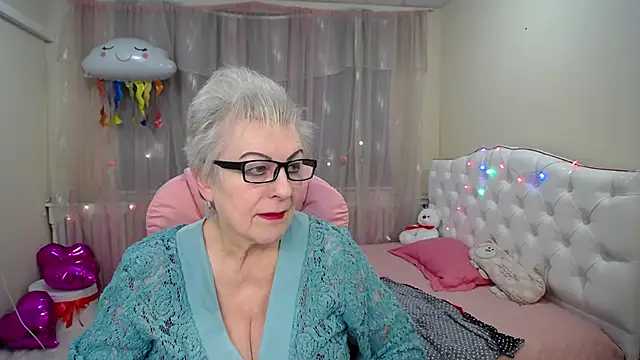 Snapshot of KayleSmoll chatting on 24, 1, 2025 KayleSmoll online show from 24, 1, 2025