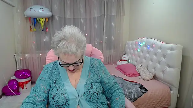 Snapshot of KayleSmoll chatting on 29, 1, 2025 KayleSmoll online show from 29, 1, 2025