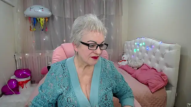 Snapshot of KayleSmoll chatting on 29, 1, 2025 KayleSmoll online show from 29, 1, 2025