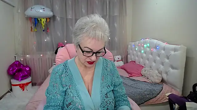 Snapshot of KayleSmoll chatting on 29, 1, 2025 KayleSmoll online show from 29, 1, 2025