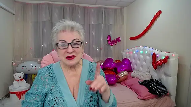 Snapshot of KayleSmoll chatting on 31, 1, 2025 KayleSmoll online show from 31, 1, 2025