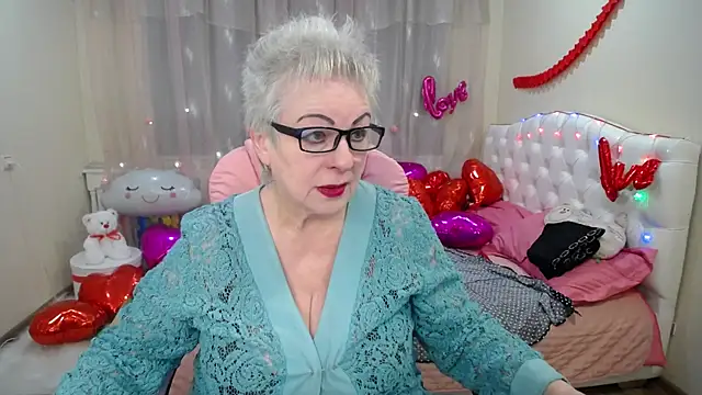 Snapshot of KayleSmoll chatting on 7, 2, 2025 KayleSmoll online show from 7, 2, 2025