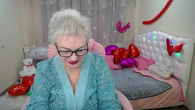 Snapshot of KayleSmoll chatting on 7, 2, 2025 KayleSmoll online show from 7, 2, 2025