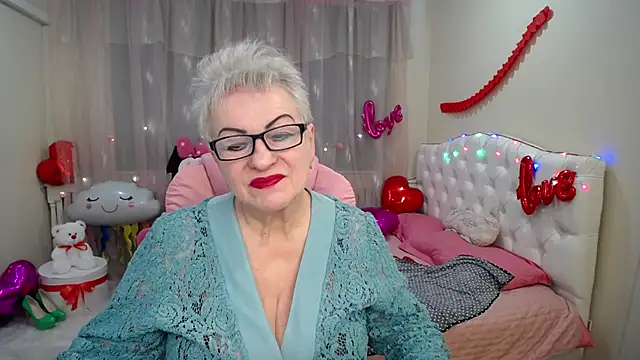 Snapshot of KayleSmoll chatting on 12, 2, 2025 KayleSmoll online show from 12, 2, 2025