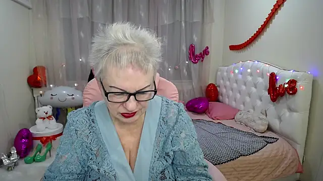 Snapshot of KayleSmoll chatting on 14, 2, 2025 KayleSmoll online show from 14, 2, 2025