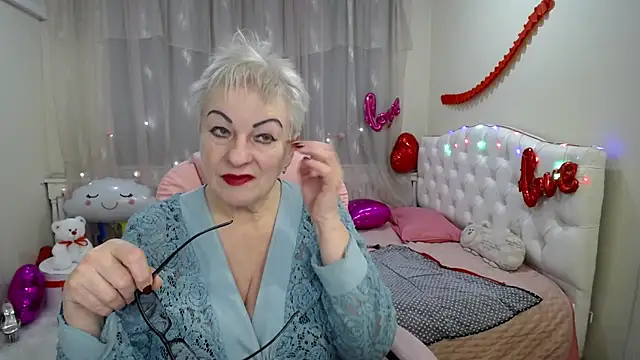 Snapshot of KayleSmoll chatting on 21, 2, 2025 KayleSmoll online show from 21, 2, 2025