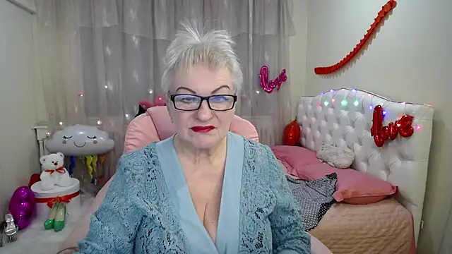 Snapshot of KayleSmoll chatting on 23, 2, 2025 KayleSmoll online show from 23, 2, 2025