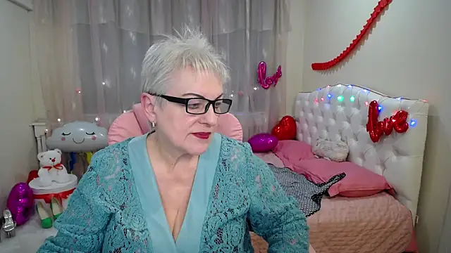 Snapshot of KayleSmoll chatting on 26, 2, 2025 KayleSmoll online show from 26, 2, 2025