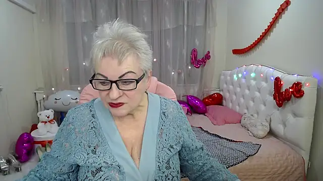 Snapshot of KayleSmoll chatting on 1, 3, 2025 KayleSmoll online show from 1, 3, 2025