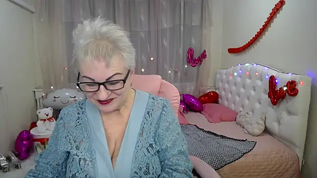 Snapshot of KayleSmoll chatting on 1, 3, 2025 KayleSmoll online show from 1, 3, 2025