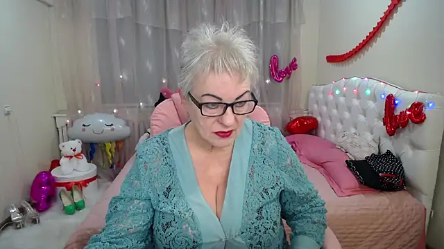 Snapshot of KayleSmoll chatting on 1, 3, 2025 KayleSmoll online show from 1, 3, 2025