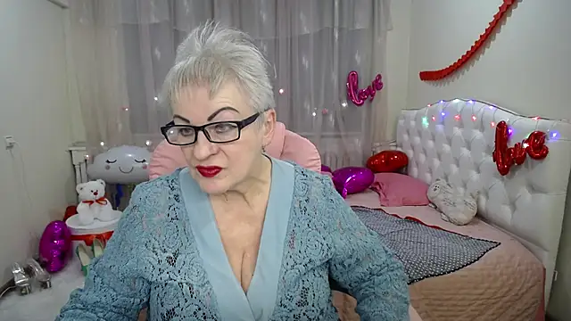 Snapshot of KayleSmoll chatting on 1, 3, 2025 KayleSmoll online show from 1, 3, 2025