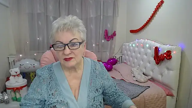 Snapshot of KayleSmoll chatting on 13, 3, 2025 KayleSmoll online show from 13, 3, 2025