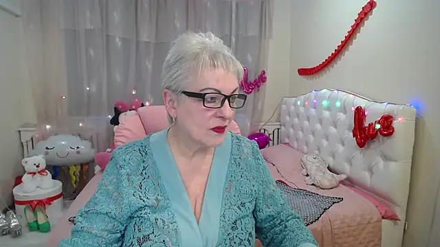 Snapshot of KayleSmoll chatting on 13, 3, 2025 KayleSmoll online show from 13, 3, 2025