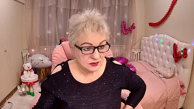 Snapshot of KayleSmoll chatting on 18, 3, 2025 KayleSmoll online show from 18, 3, 2025