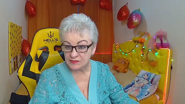 Snapshot of KayleSmoll chatting on 22, 3, 2025 KayleSmoll online show from 22, 3, 2025