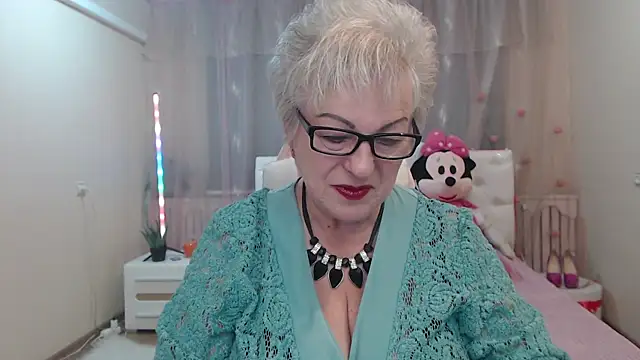 Snapshot of KayleSmoll chatting on 10, 9, 2025 KayleSmoll online show from 10, 9, 2025