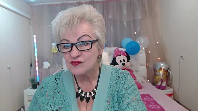 Snapshot of KayleSmoll chatting on 17, 9, 2025 KayleSmoll online show from 17, 9, 2025