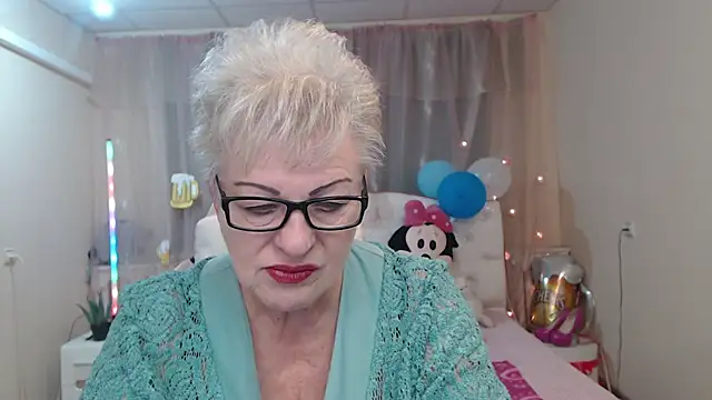 Snapshot of KayleSmoll chatting on 27, 9, 2025 KayleSmoll online show from 27, 9, 2025