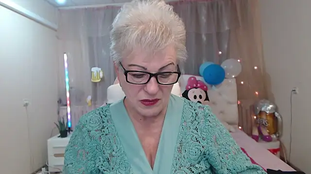 Snapshot of KayleSmoll chatting on 28, 9, 2025 KayleSmoll online show from 28, 9, 2025