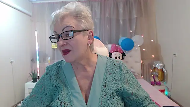 Snapshot of KayleSmoll chatting on 2, 10, 2025 KayleSmoll online show from 2, 10, 2025