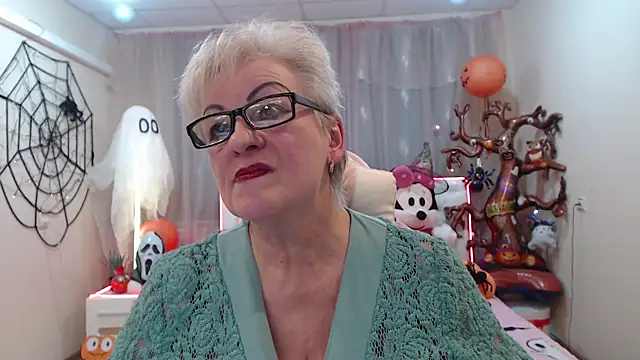 Snapshot of KayleSmoll chatting on 31, 10, 2025 KayleSmoll online show from 31, 10, 2025