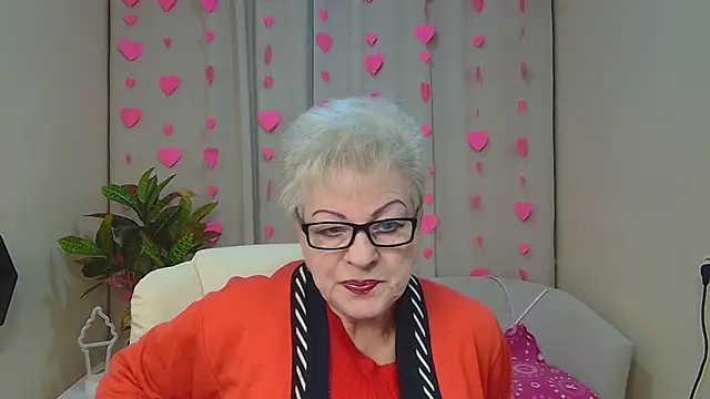 KayleSmoll online show from 6, 2, 2026