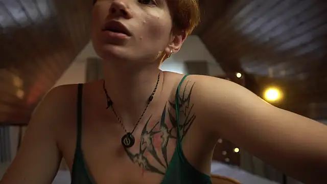 AkaneiroDemon online show from 16, 9, 2025