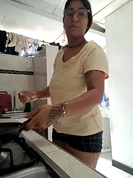 Snapshot of Sofythom1 chatting on 21, 6, 2026 Sofythom1 online show from 21, 6, 2026